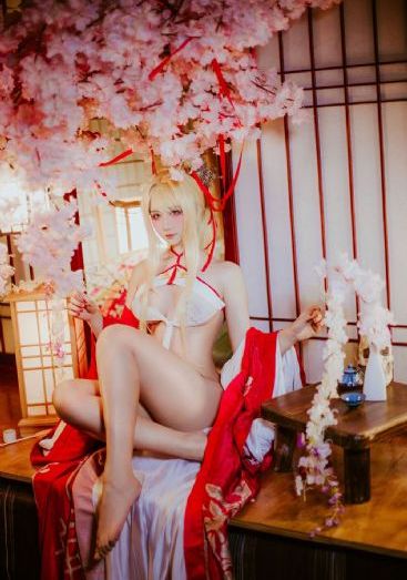 甘雨喂旅行者喝乳液_国产无码网页在线观看