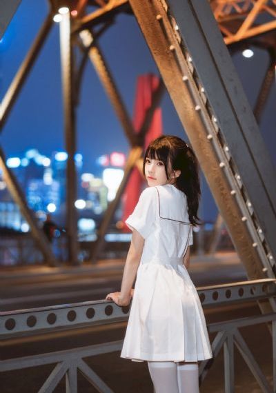 他扒开内裤把舌头进去舔_DVD最新电影在线观看