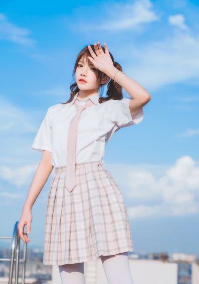 丰满少妇愉情中文高清字幕_JVID性感写真